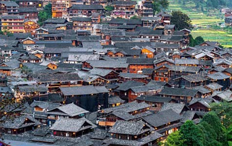 河南6种常见的外墙仿石漆施工工艺！